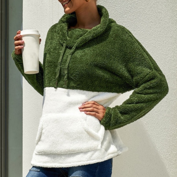 NWOT Colorblock Fuzzy Sweatshirt with Pockets(210515) - Picture 2 of 7